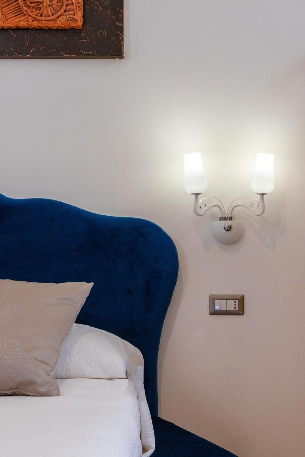 Lovely Rooms - Guest House Suites Triggiano Exterior foto